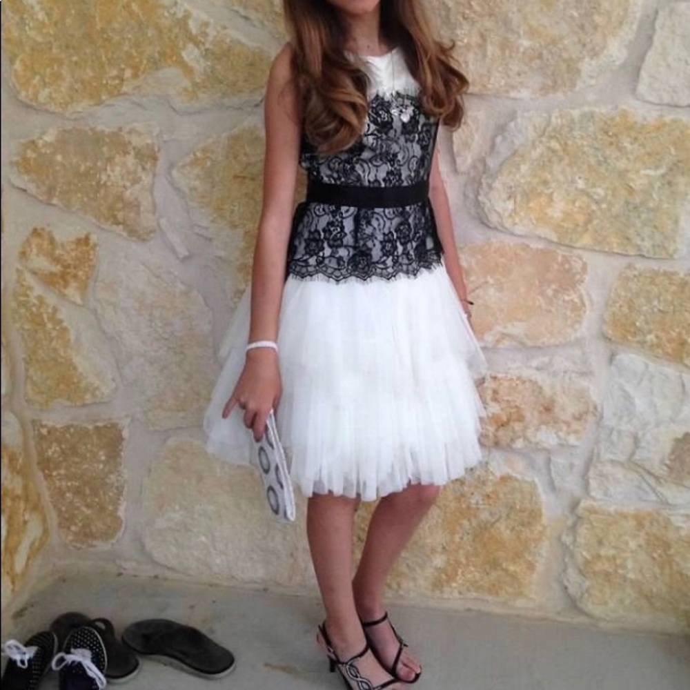 Chantilly Place lace & tulle dress